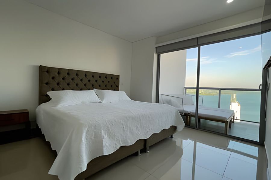 Infinitum Spectacular 23rd floor 1 BR Condo 2