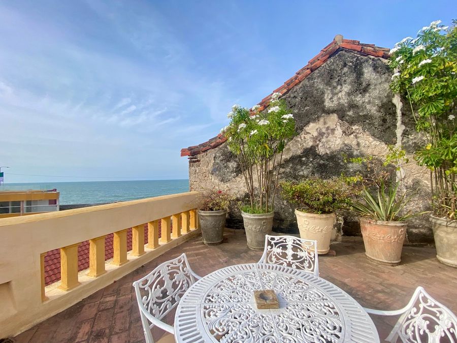 Villa en el casco antiguo piscina y vistas al mar 4