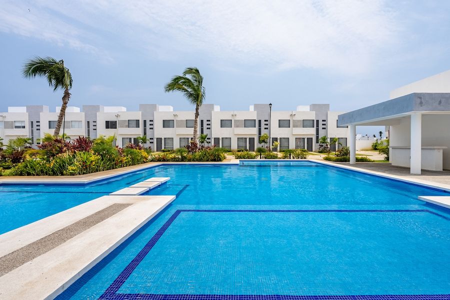 Casa, alberca y club d Playa Privado Zona Diamante 2