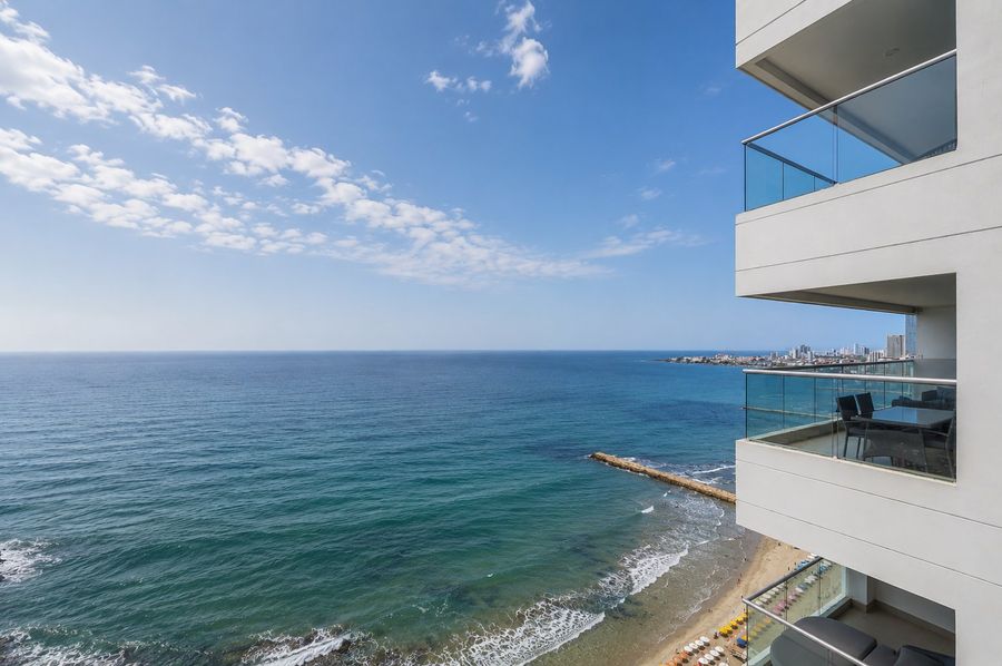 ¡Espectacular Apto Con Vista al Mar Piso 28! 5