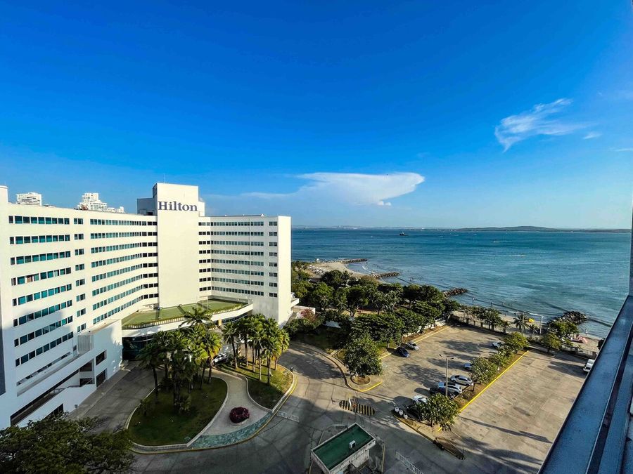 Apartamento con hermosa vista al mar y al lago 2