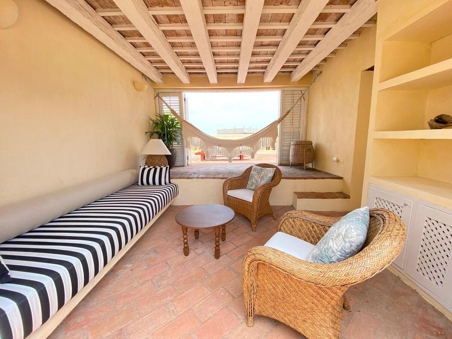 Villa en el casco antiguo piscina y vistas al mar 5
