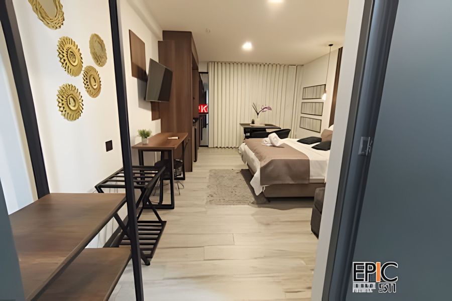 Epic Suite 511 Premium Airport 4