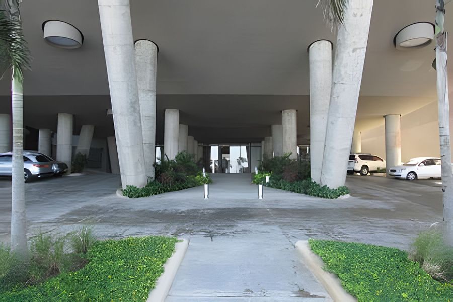 Lujoso Apto de 2 Hab en piso 20 - Morros City 4