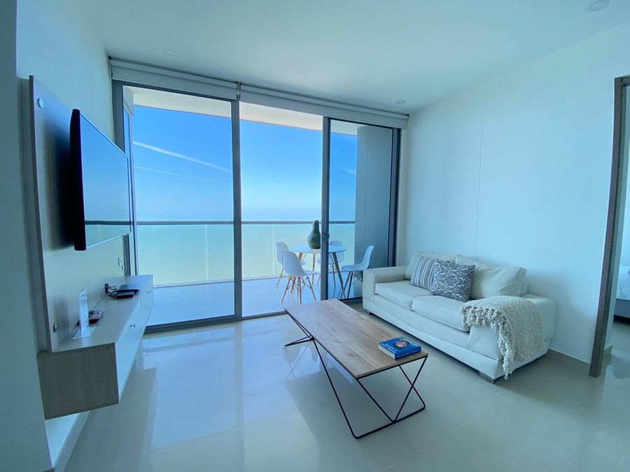 2 dormitorios con vistas al mar en Morros City 3