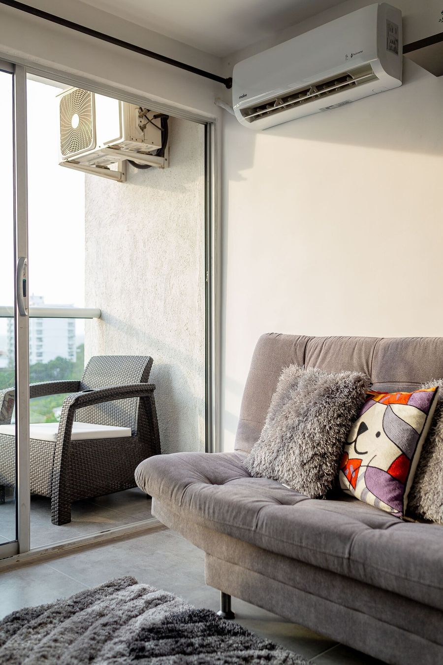 Apartamento moderno con balcón y vista en Torices 3