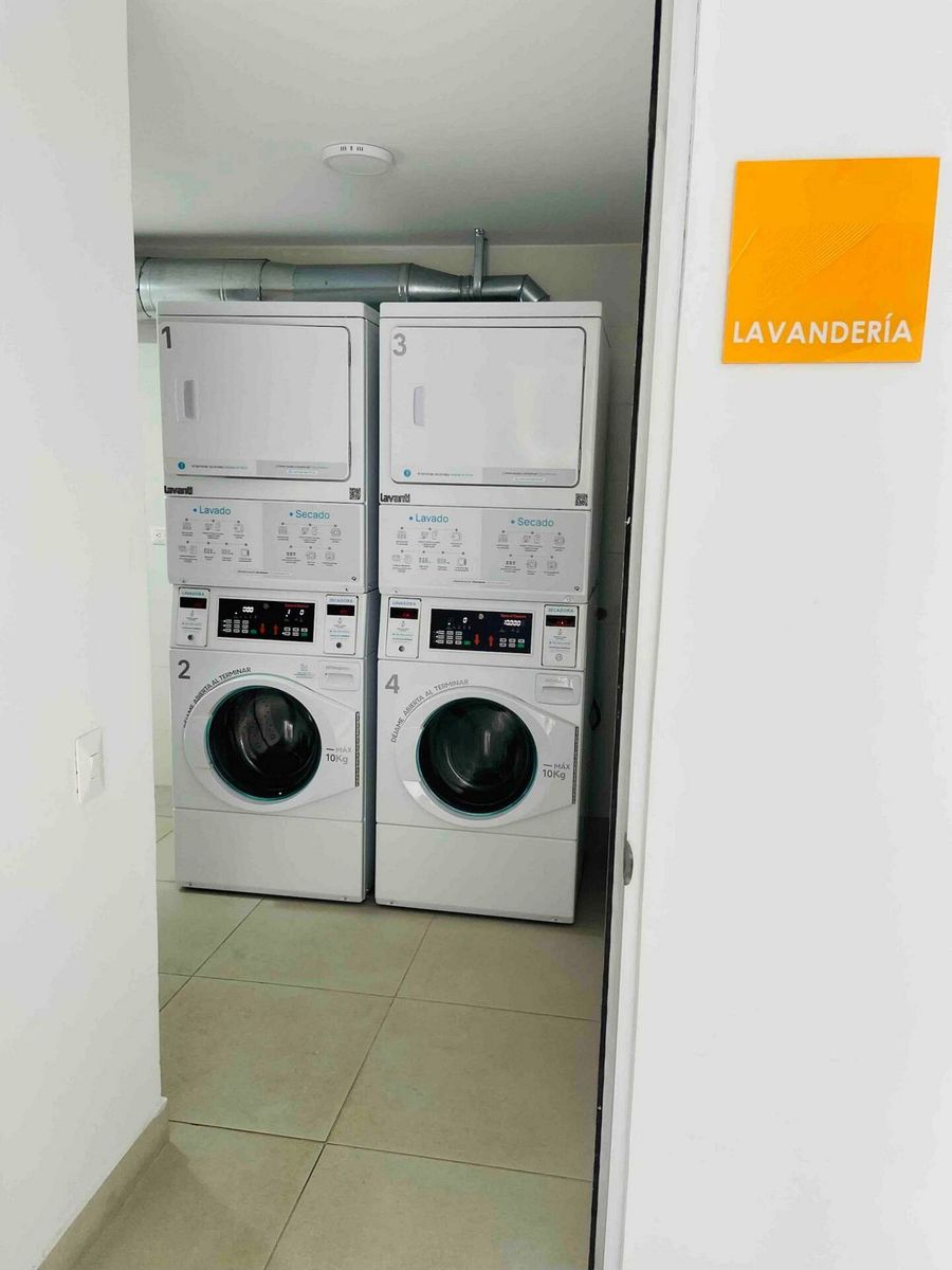 H706 • Elegante alojamiento de 2 dormitorios • Vistas perfectas • Piscina en la azotea 2