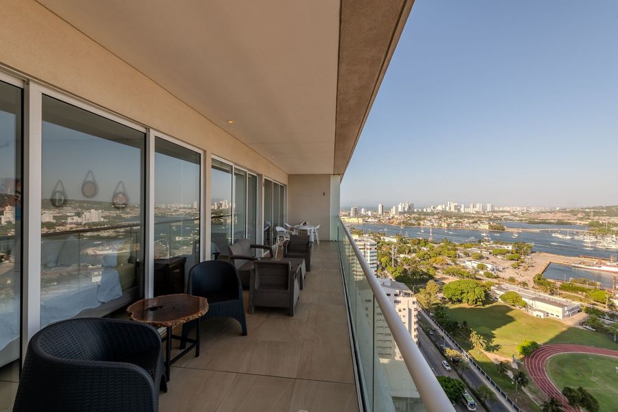 Condominio H2-Luxurious 2 BR / 16th F - Bocagrande 4