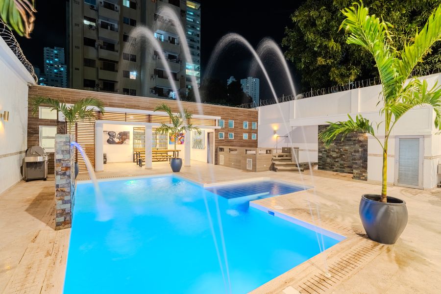 Encanto Mansion: 6BR Luxury Stay Near Walled City 5