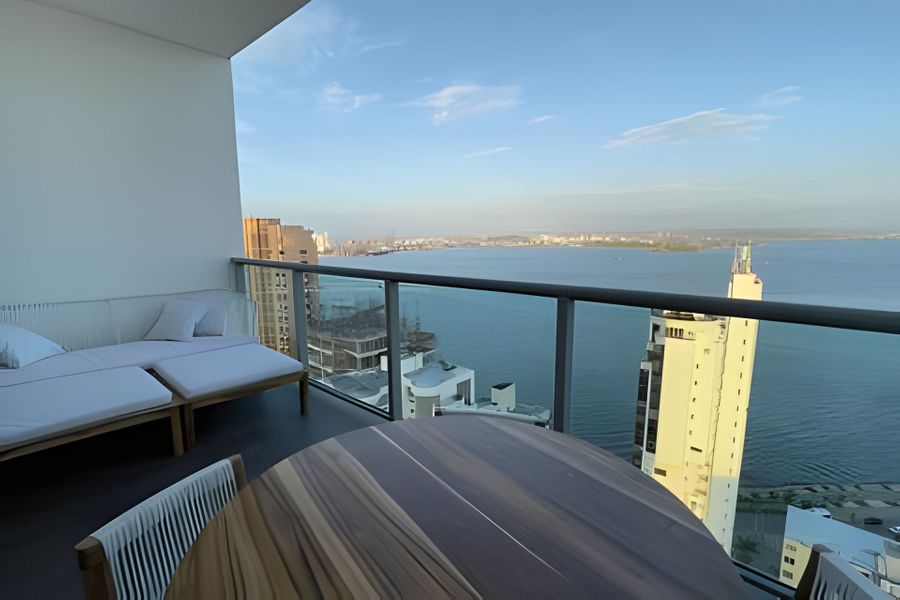 Infinitum Spectacular 23rd floor 1 BR Condo