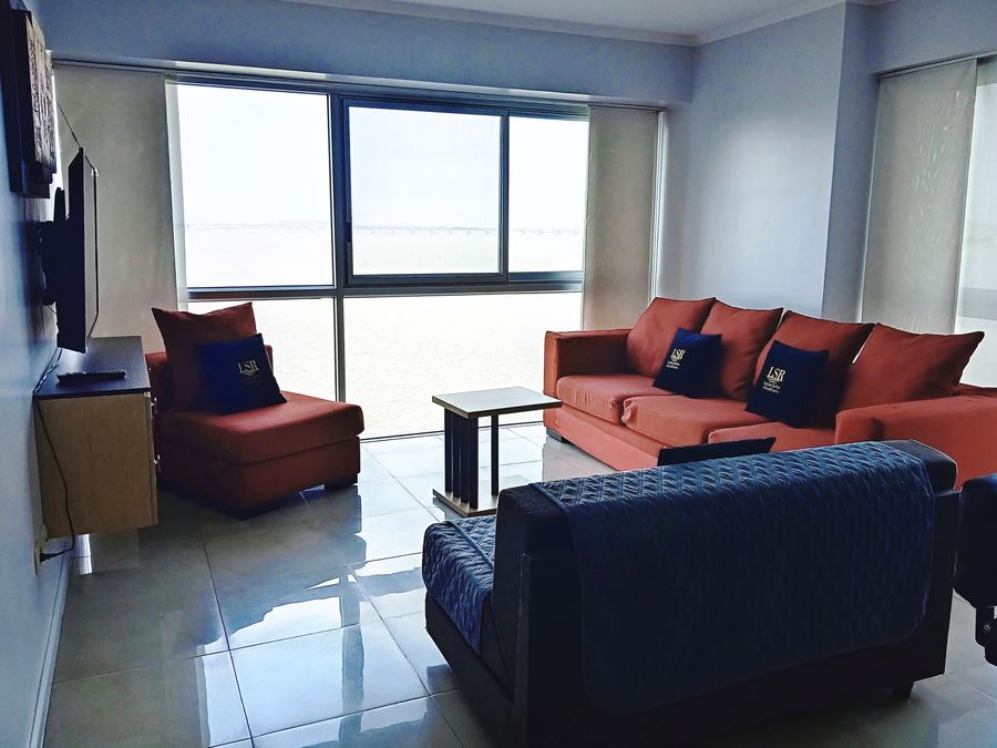 LUXURY SUITES RIVERFRONT 3