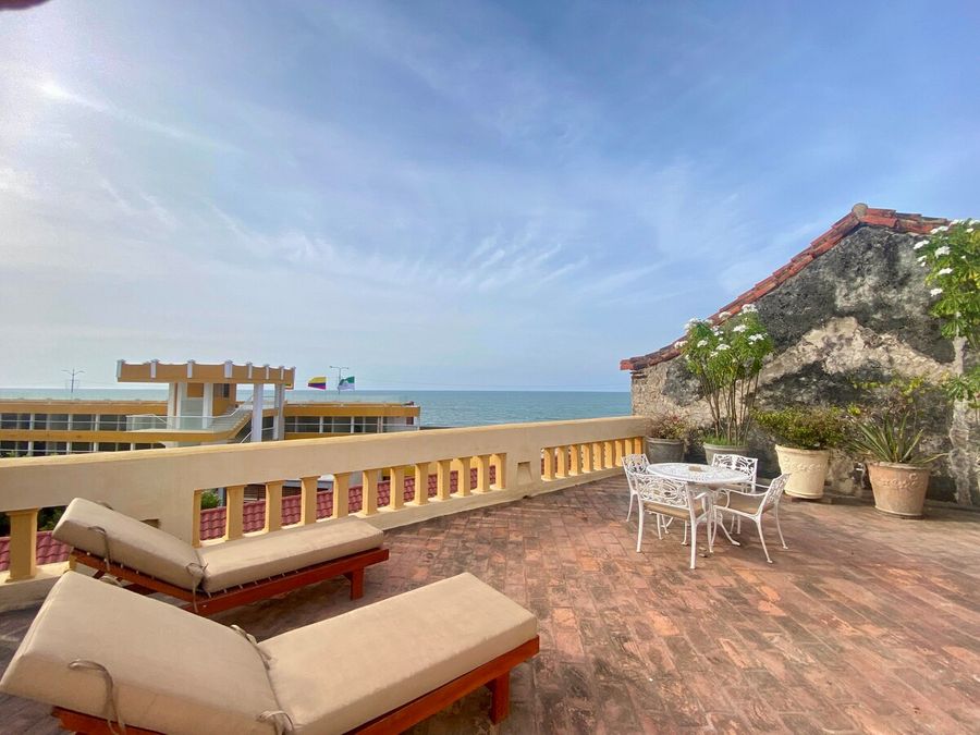 Villa en el casco antiguo piscina y vistas al mar 3