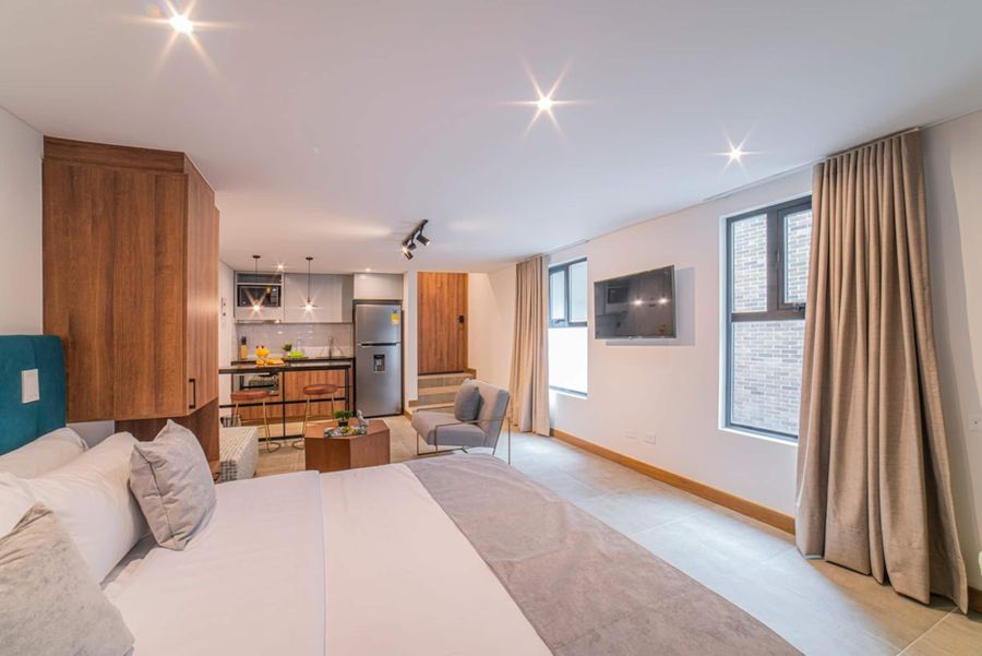 E204 • Estudio tranquilo con cama king • Centenario a poca distancia a pie