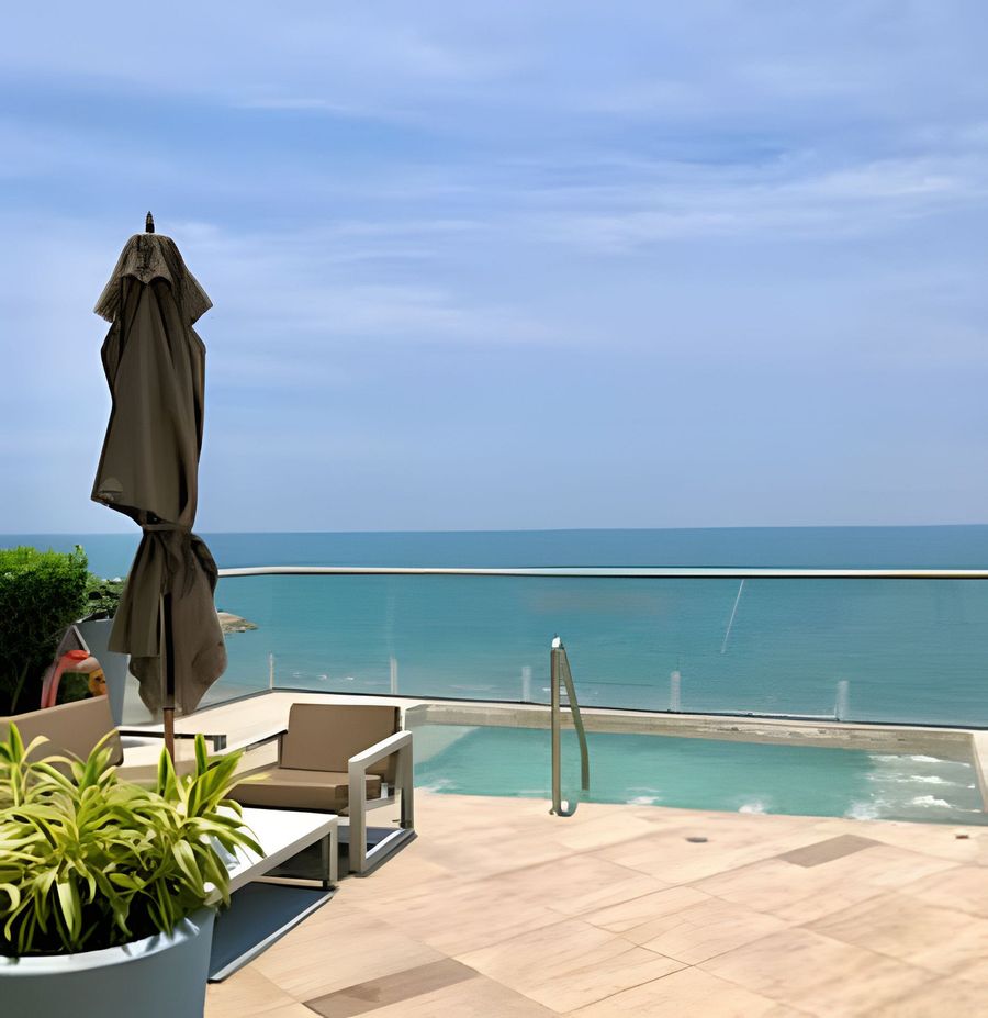 Breathtaking ocean view, central location 3