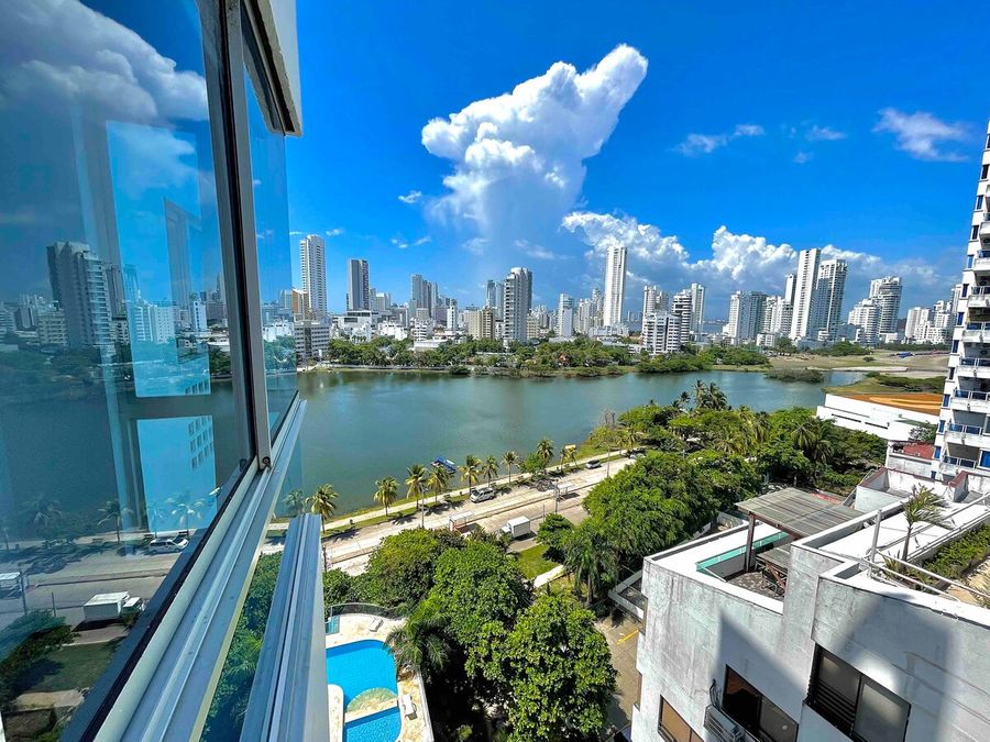 Apartaestudio con vista al lago y cerca a la playa