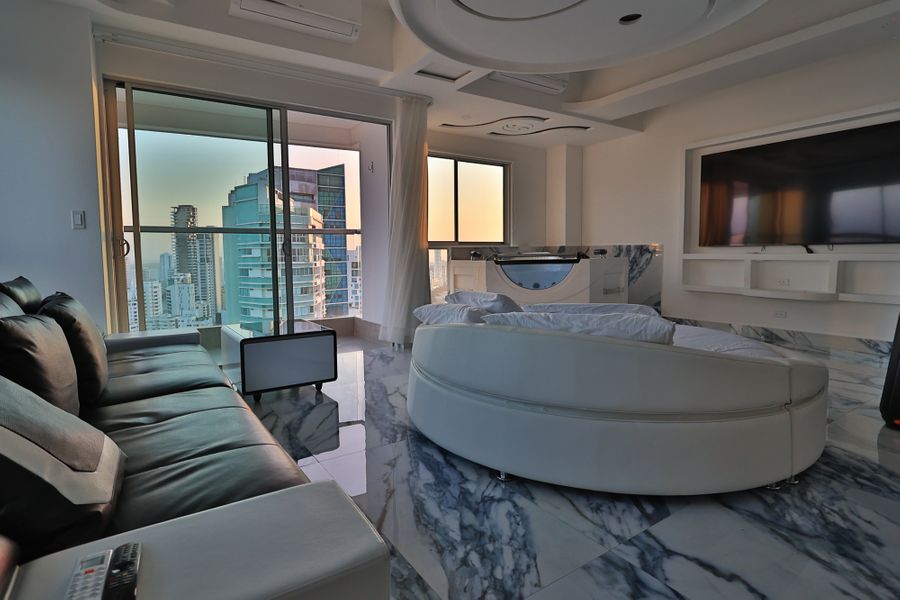 The YinYang Suite-Guest Friendly Adults Only 4