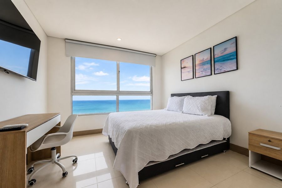 ¡Espectacular Apto Con Vista al Mar Piso 28! 2
