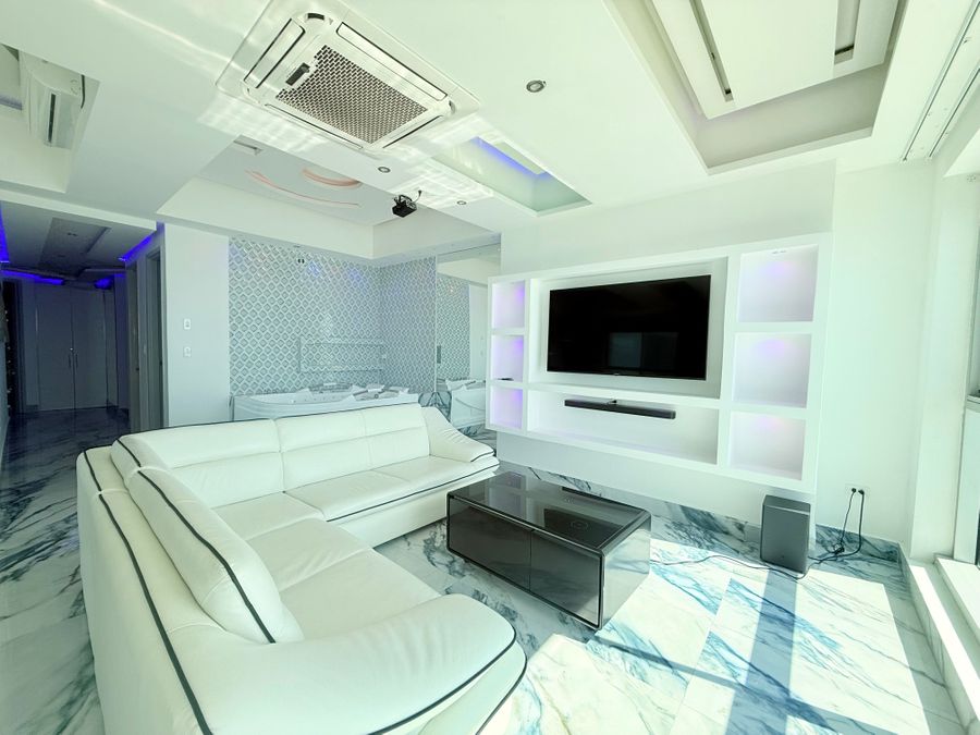 Adults Only Guest Friendly 2 Master BR Jacuzzi  2