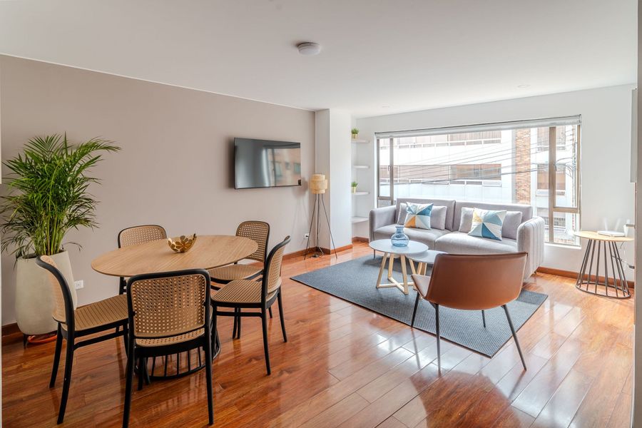 Luminoso 3BR @Distrito comercial + terraza privada 5