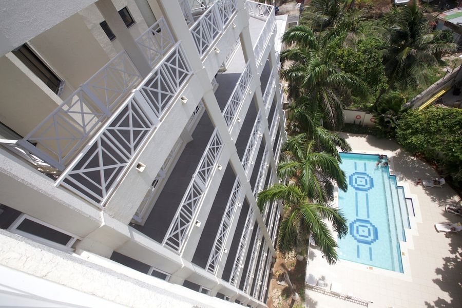 HERMOSO APTO BAY POINT 403 CON BALCON 2