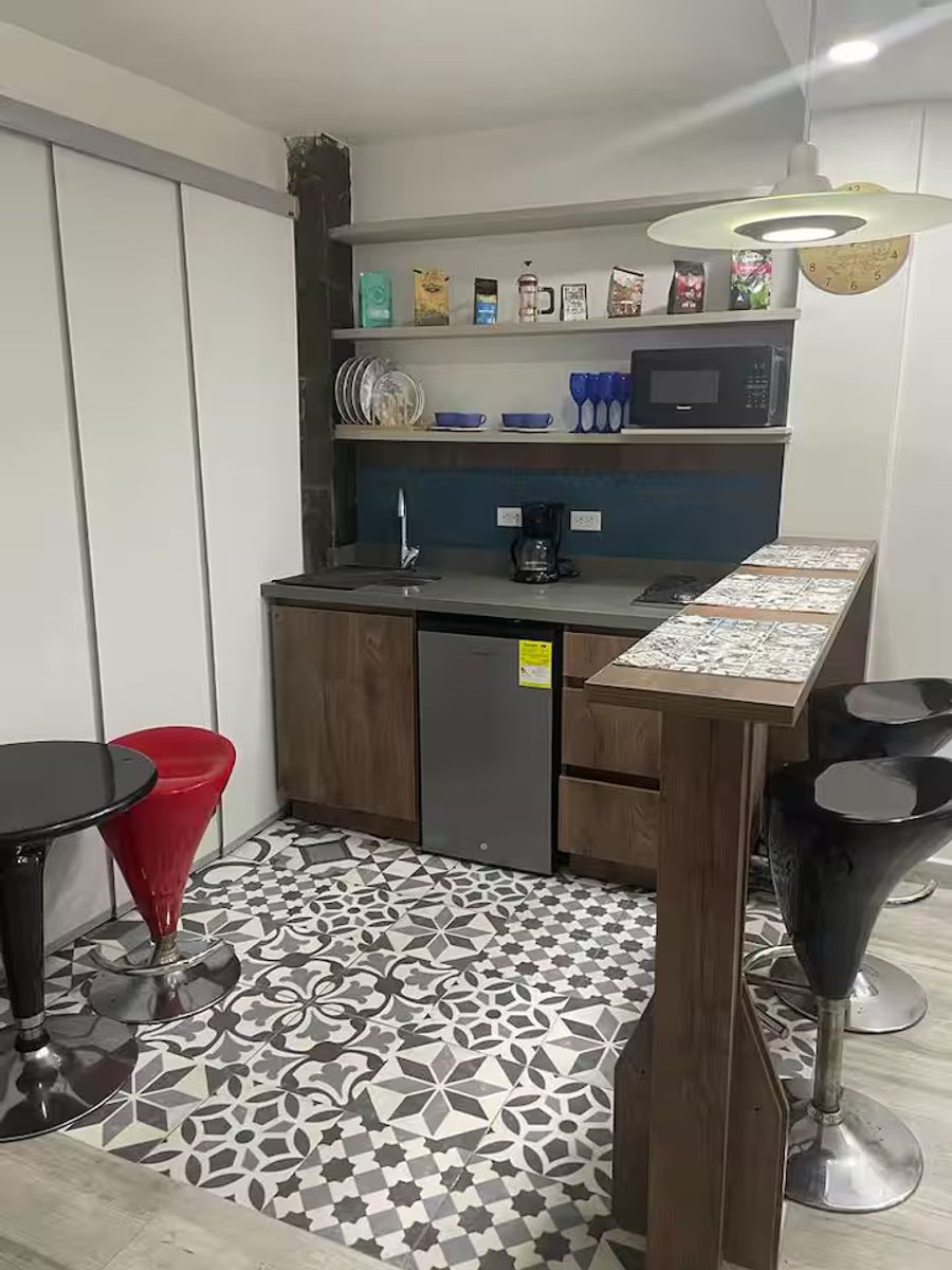 Aparta estudio en laureles 3