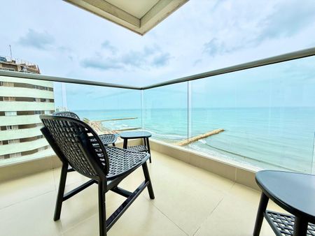 Apartamento de 2 dormitorios con vista al mar 