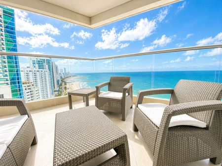 Condominio moderno, cerca del casco antiguo-22