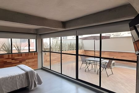 Estudio gran ubicacion con terraza