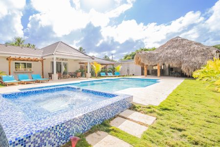 Villa con acceso a playa privada y alberca en Sosúa