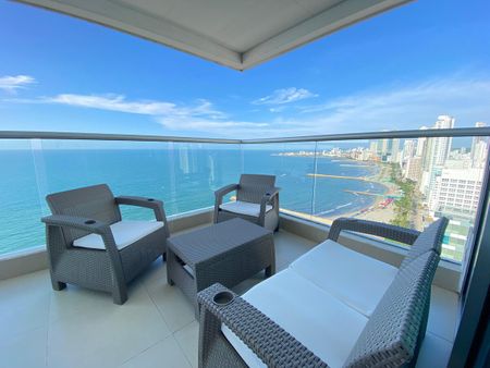Apartamento 3br con vista al mar