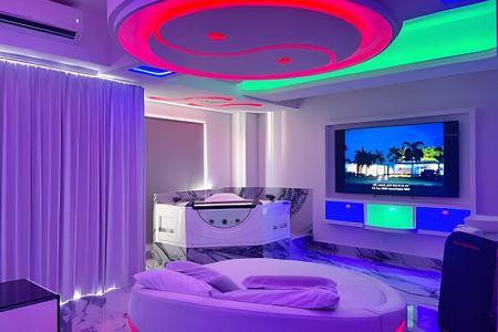 Luxury 1BR Beachfront Yin Yang Suite