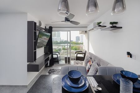 Apartamento moderno con balcón y vista en Torices