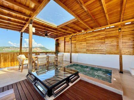 Casa Aria Luxury Vacation Home