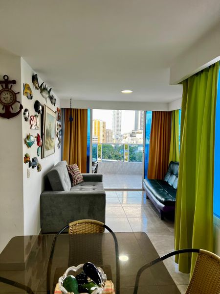 Apartamento de Dos Habitaciones con Balcón